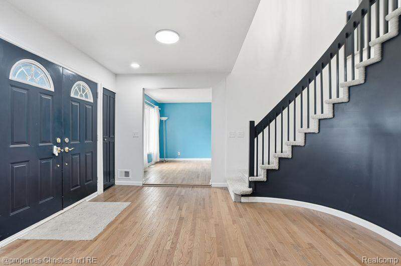 4 Bedroom Single Family Home/House's Image 11