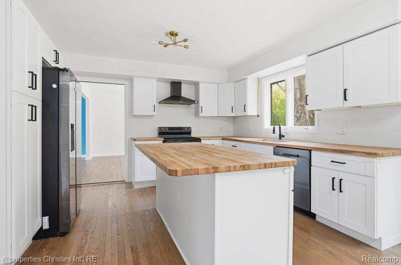 4 Bedroom Single Family Home/House's Image 16