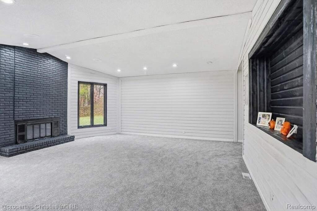4 Bedroom Single Family Home/House's Image 20