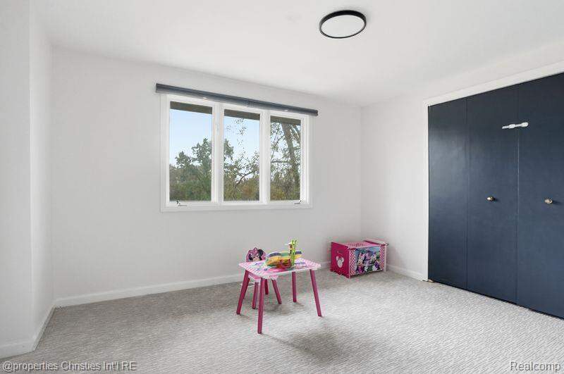 4 Bedroom Single Family Home/House's Image 24