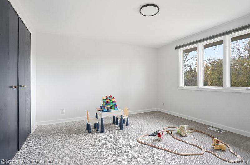 4 Bedroom Single Family Home/House's Image 25