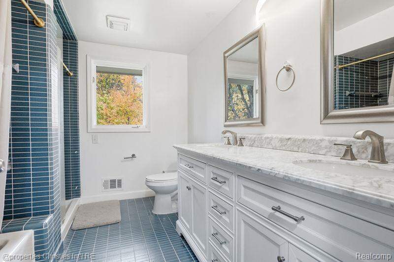 4 Bedroom Single Family Home/House's Image 27