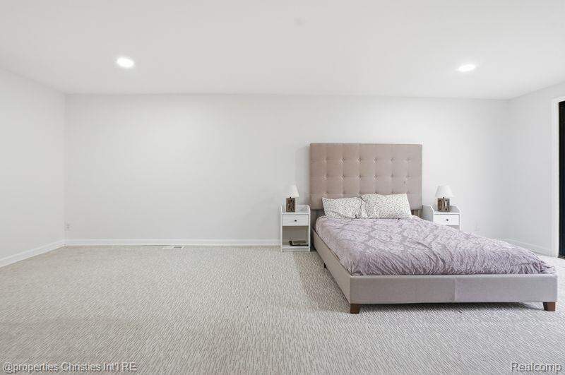 4 Bedroom Single Family Home/House's Image 28