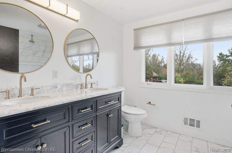 4 Bedroom Single Family Home/House's Image 30