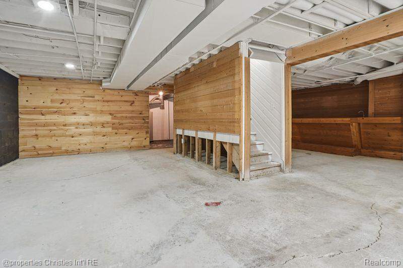 4 Bedroom Single Family Home/House's Image 34