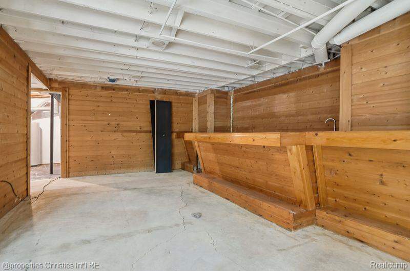4 Bedroom Single Family Home/House's Image 35