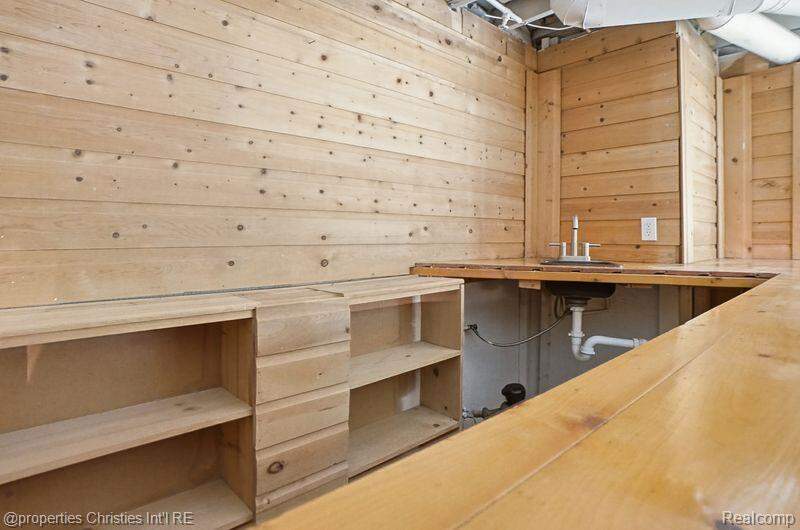 4 Bedroom Single Family Home/House's Image 36