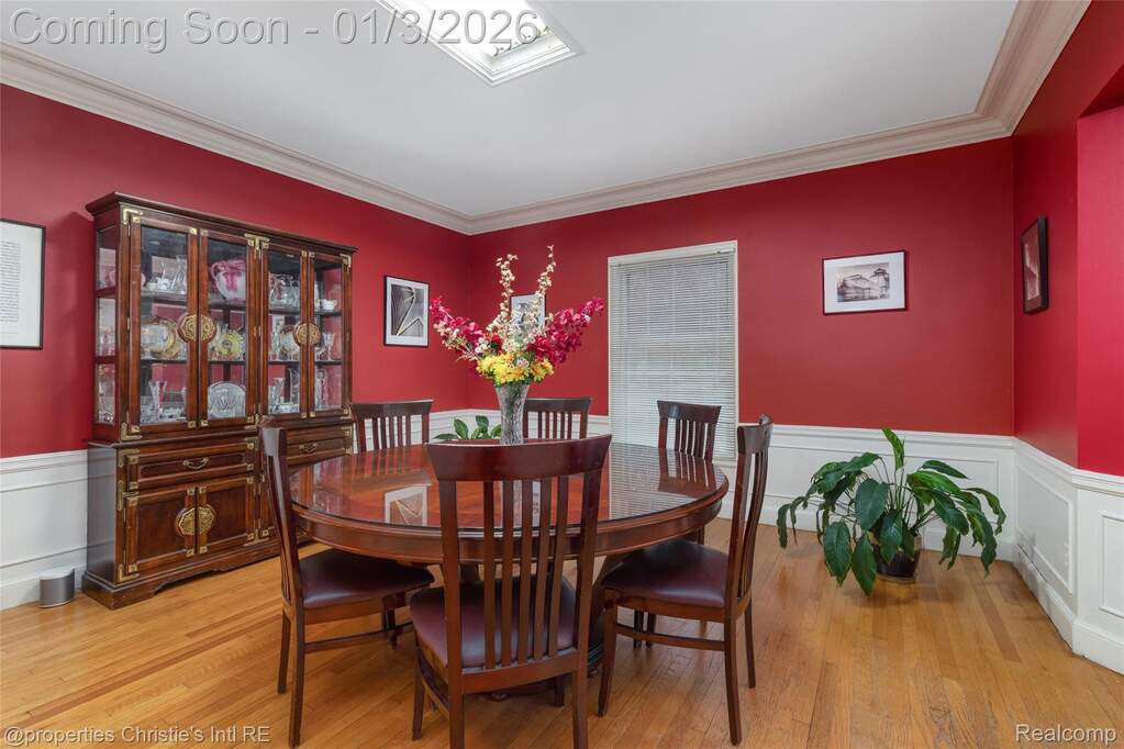 5 Bedroom Single Family Home/House's Image 8