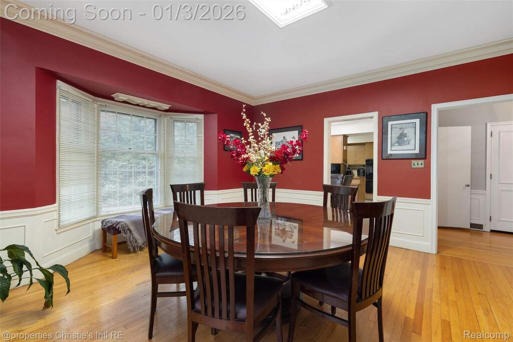 5 Bedroom Single Family Home/House's Image 9