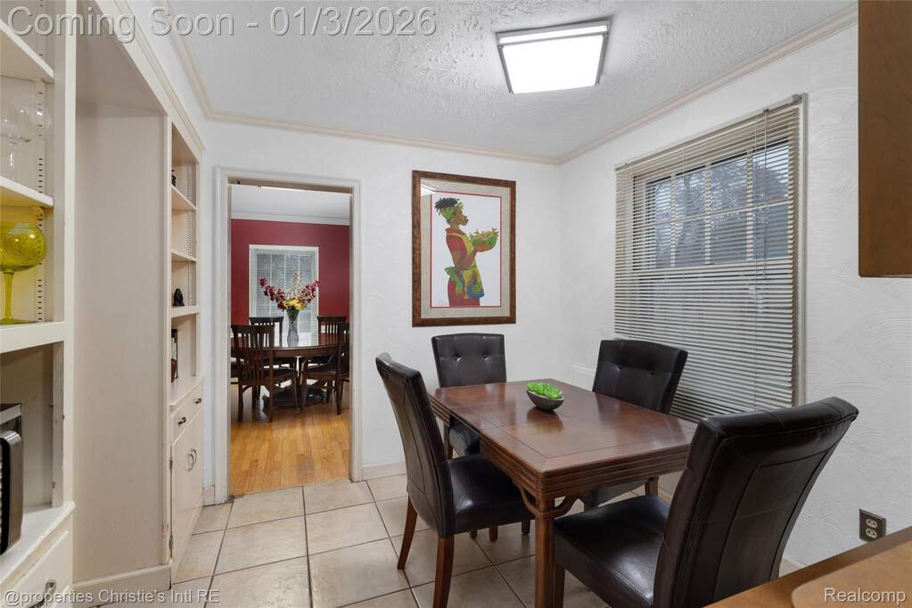 5 Bedroom Single Family Home/House's Image 10