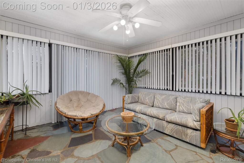 5 Bedroom Single Family Home/House's Image 14