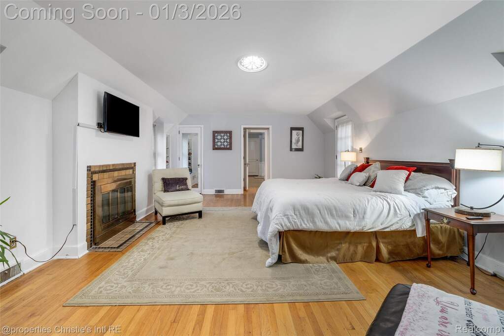 5 Bedroom Single Family Home/House's Image 16