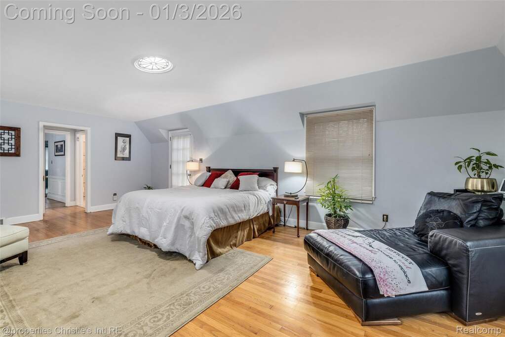 5 Bedroom Single Family Home/House's Image 19