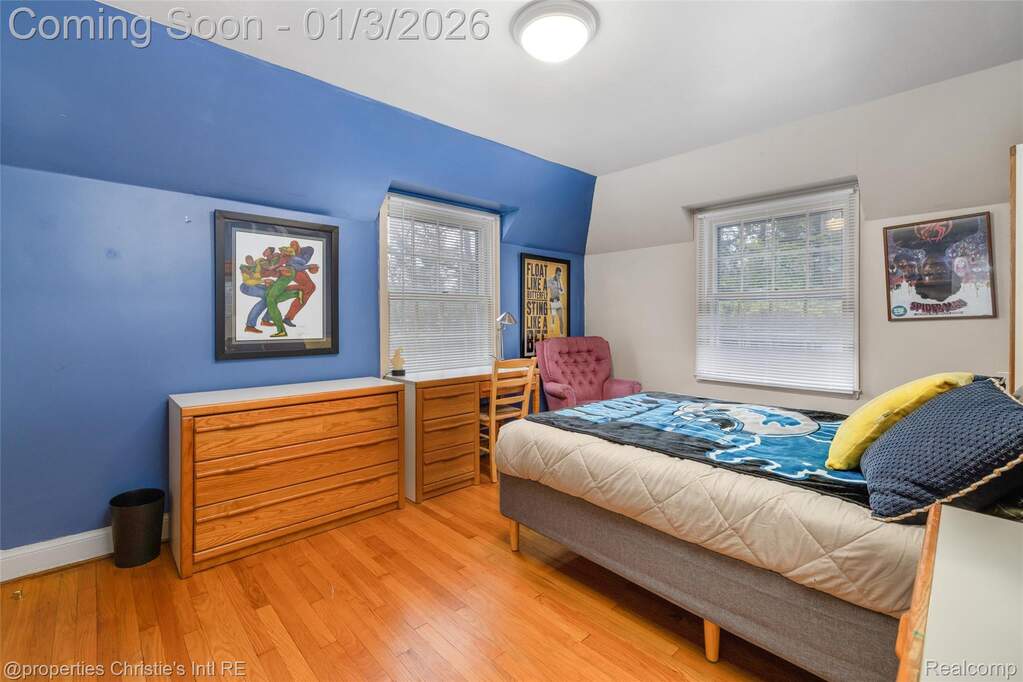 5 Bedroom Single Family Home/House's Image 29