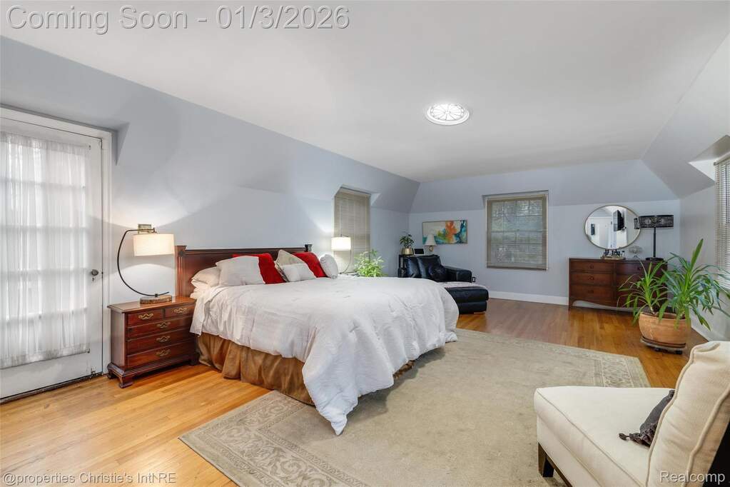 5 Bedroom Single Family Home/House's Image 31