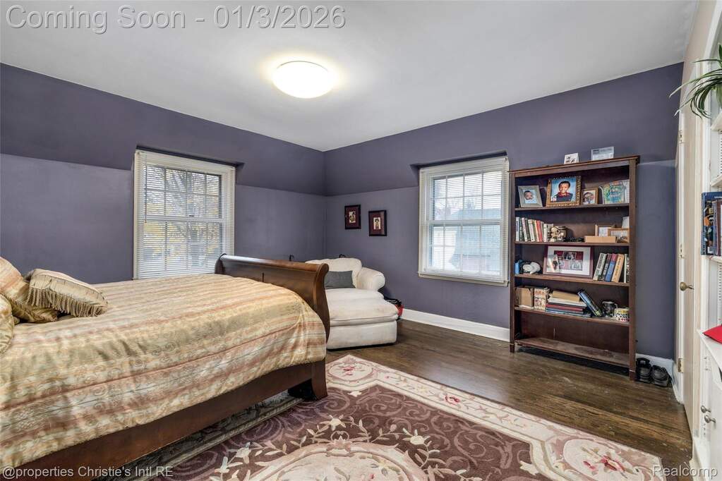 5 Bedroom Single Family Home/House's Image 32