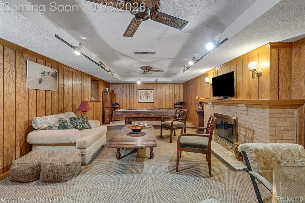 5 Bedroom Single Family Home/House's Image 39