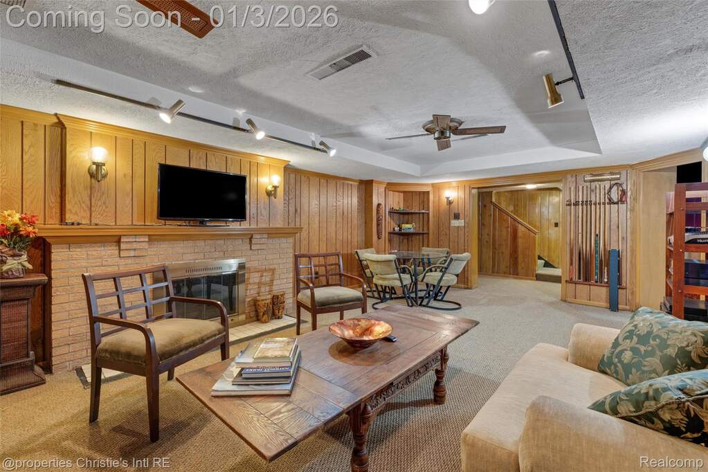 5 Bedroom Single Family Home/House's Image 40