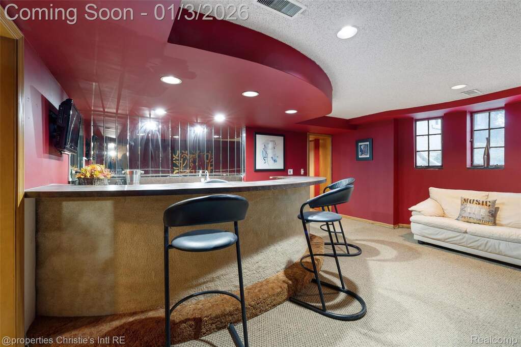 5 Bedroom Single Family Home/House's Image 41