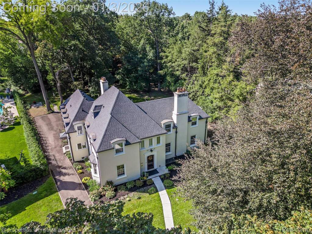 5 Bedroom Single Family Home/House's Image 43