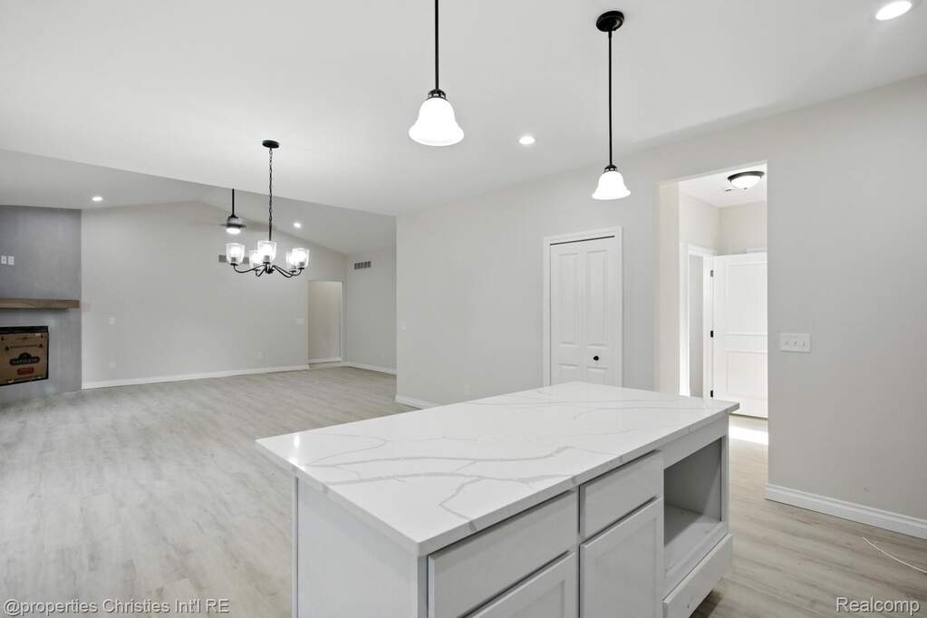 4 Bedroom Single Family Home/House's Image 14