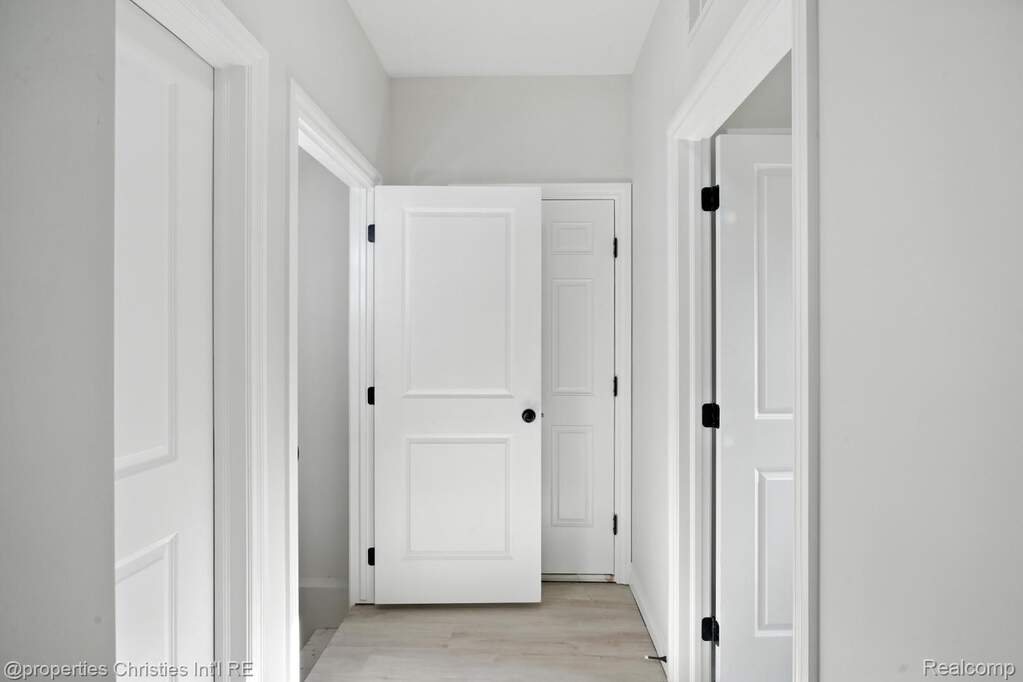 4 Bedroom Single Family Home/House's Image 15