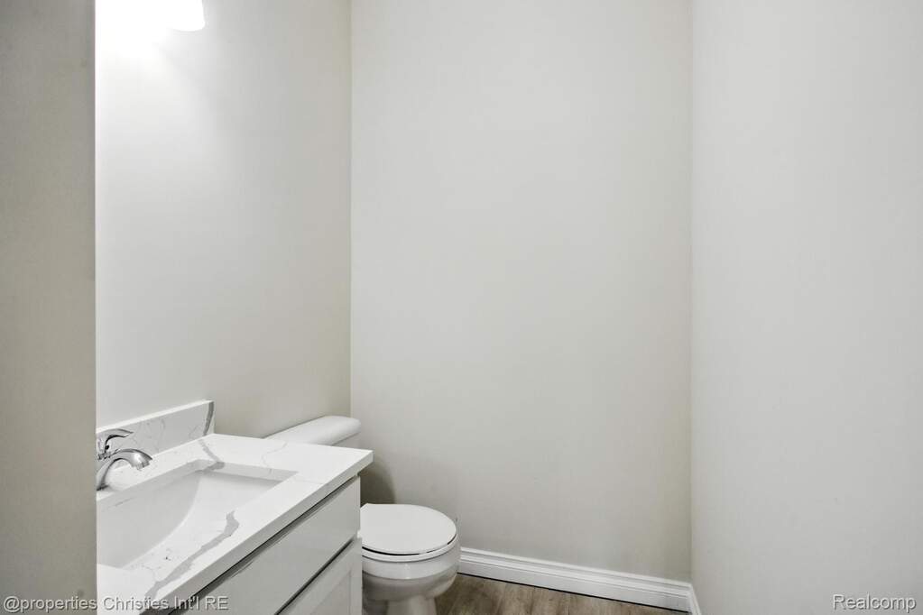 4 Bedroom Single Family Home/House's Image 17