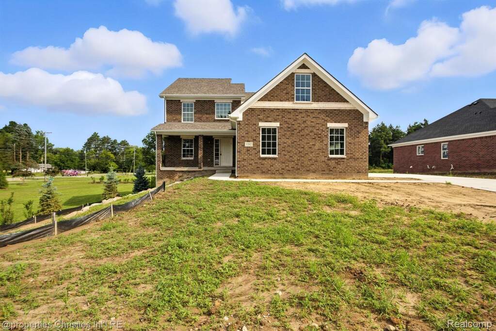 6 Bedroom Single Family Home/House's Image 42
