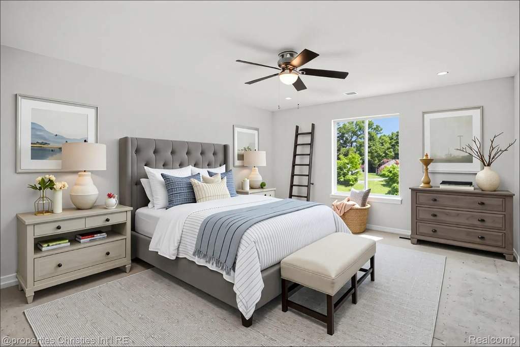 6 Bedroom Single Family Home/House's Image 5