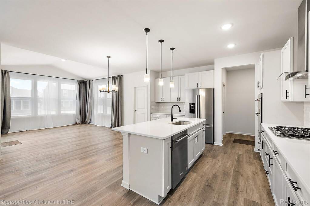 4 Bedroom Single Family Home/House's Image 11
