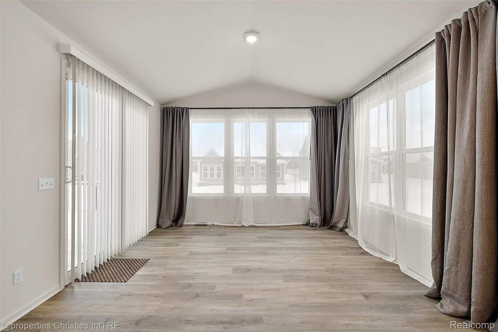 4 Bedroom Single Family Home/House's Image 19