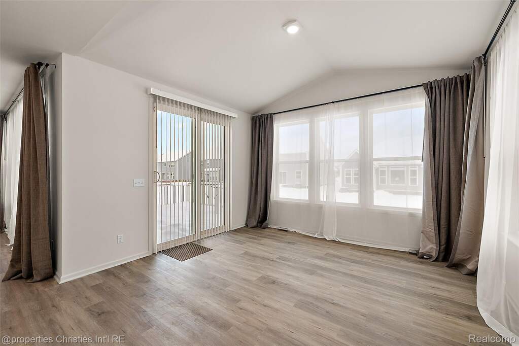 4 Bedroom Single Family Home/House's Image 20