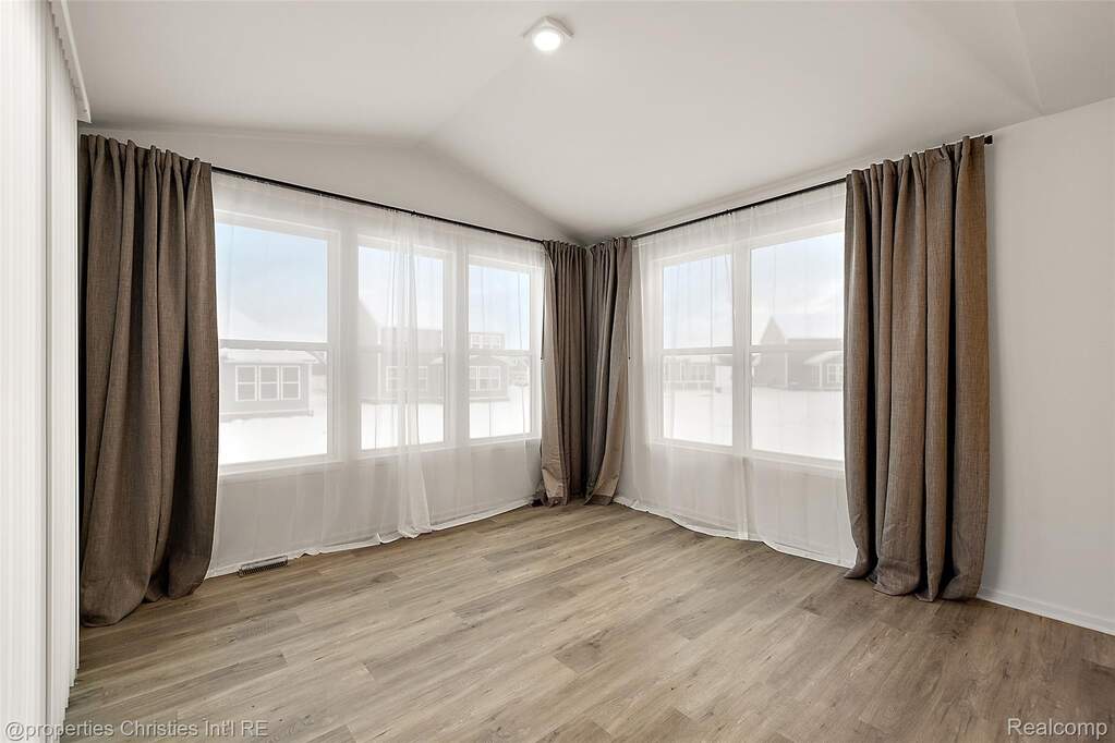4 Bedroom Single Family Home/House's Image 21