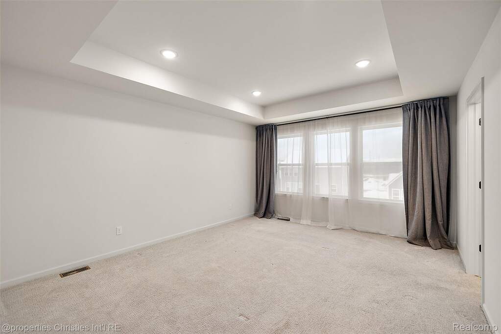 4 Bedroom Single Family Home/House's Image 25