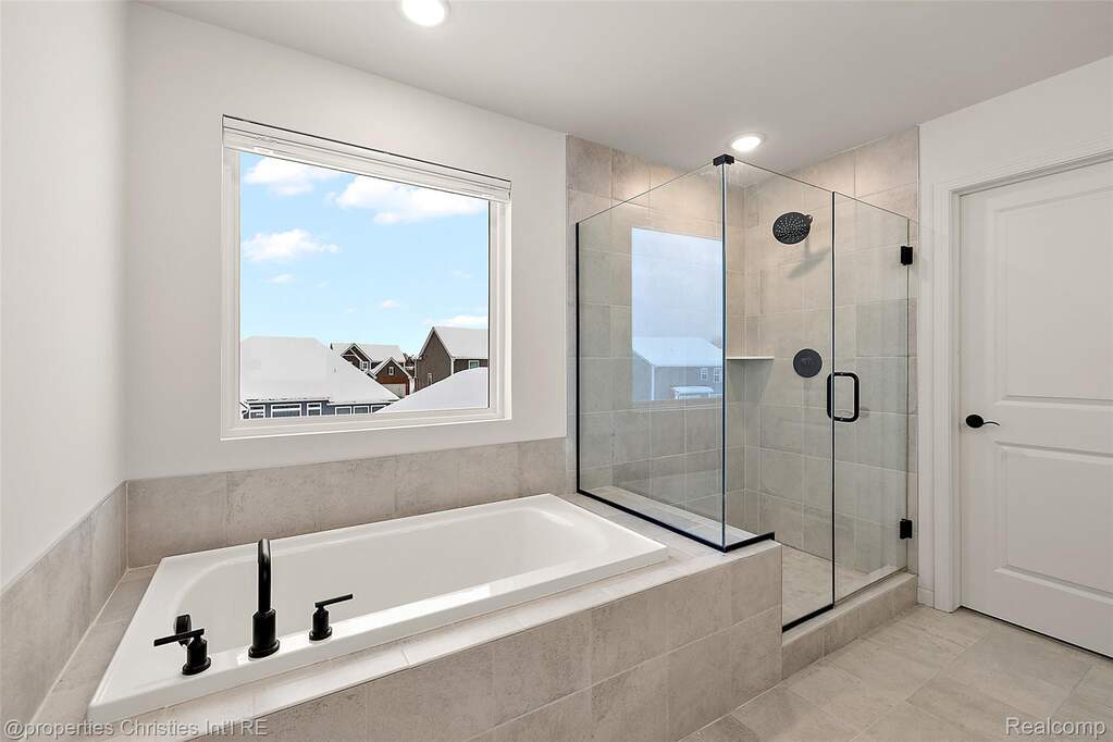 4 Bedroom Single Family Home/House's Image 33