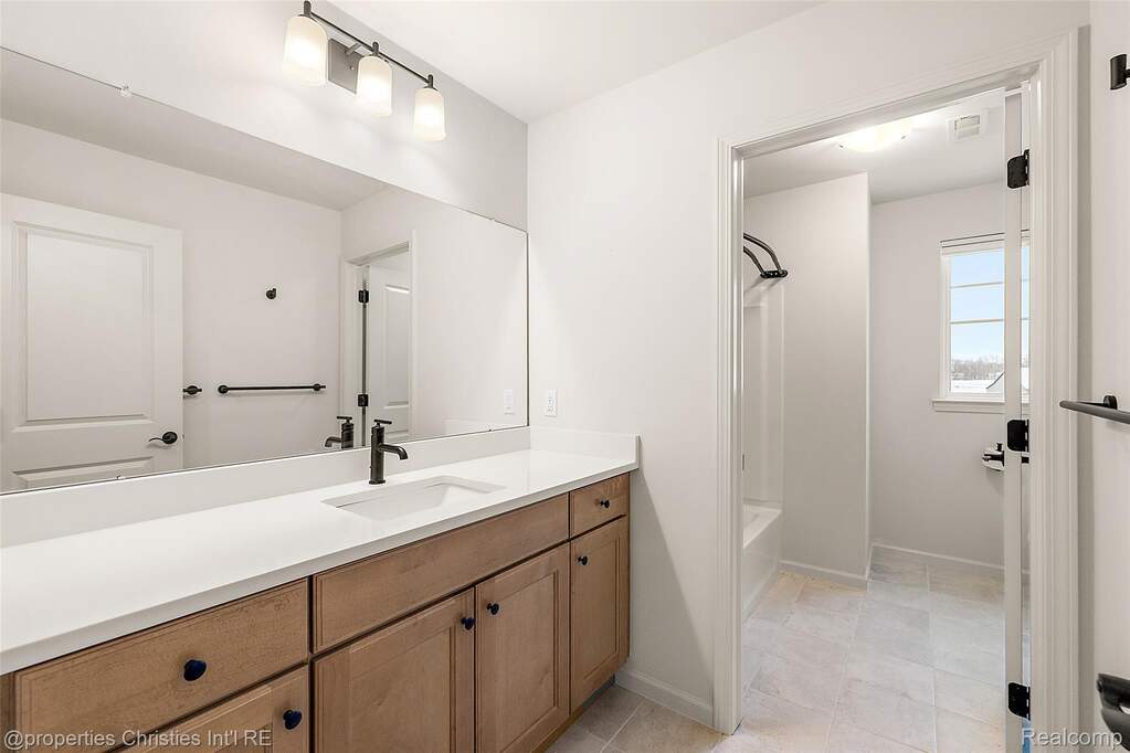 4 Bedroom Single Family Home/House's Image 37