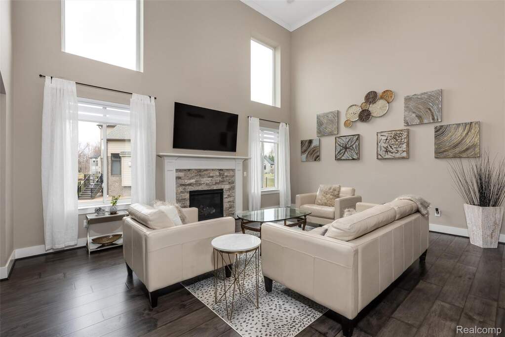 4 Bedroom Single Family Home/House's Image 15