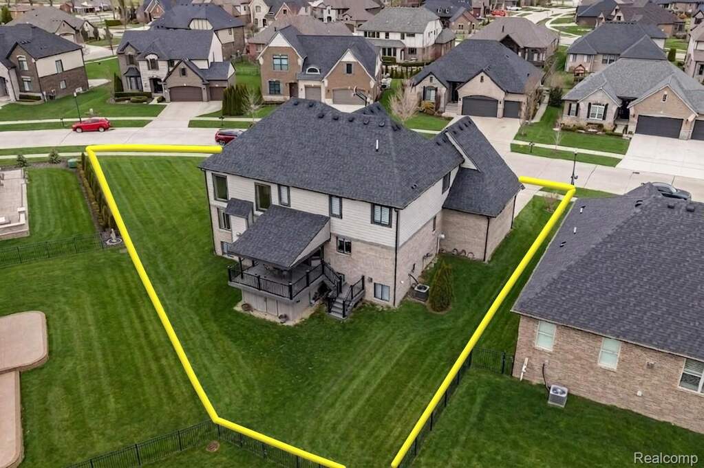 Aerial perspective  featuring property boundaries highlighted