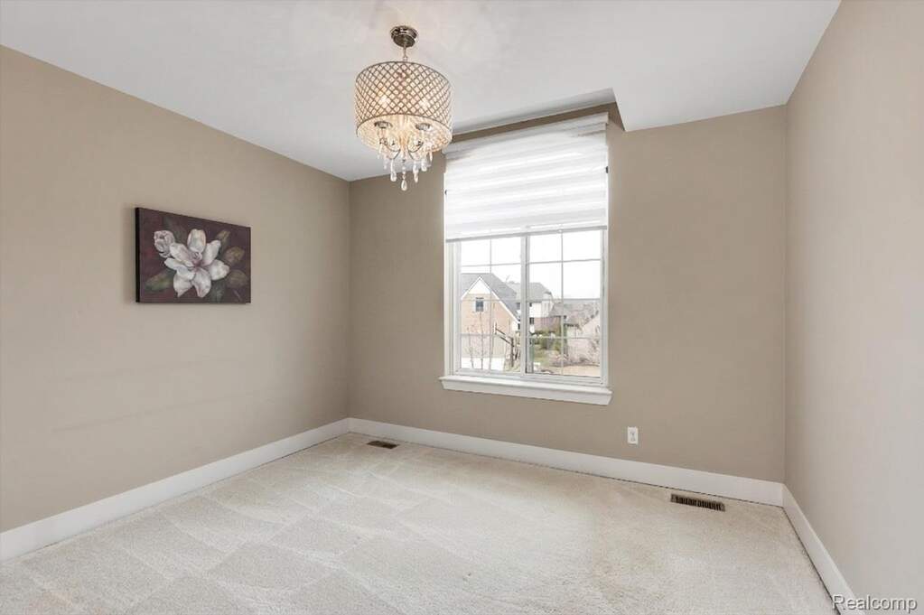 4 Bedroom Single Family Home/House's Image 38
