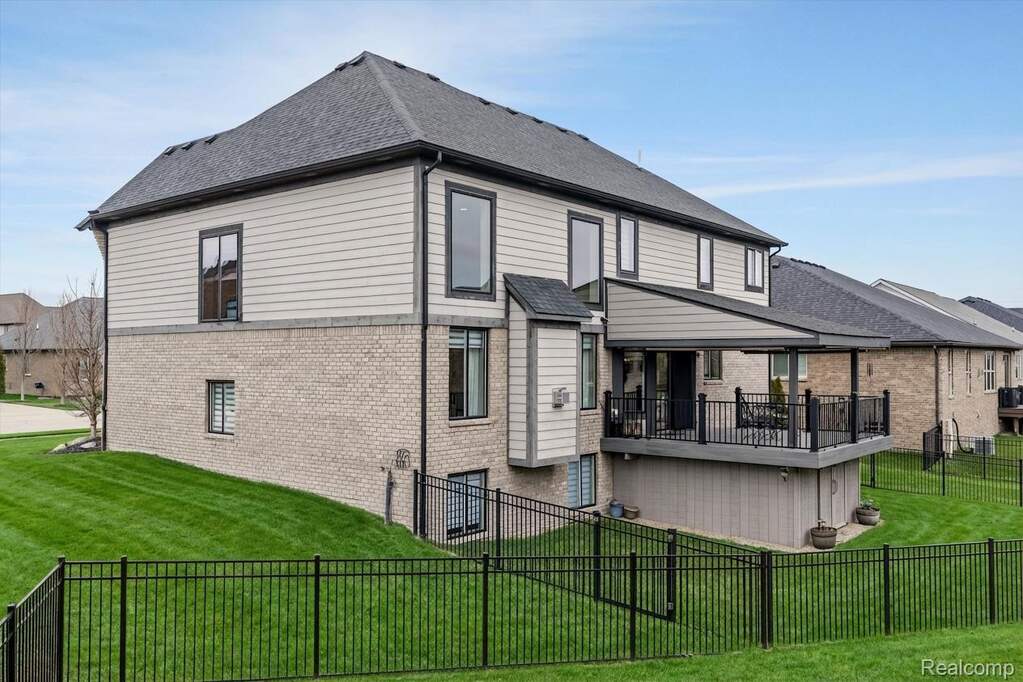 4 Bedroom Single Family Home/House's Image 58