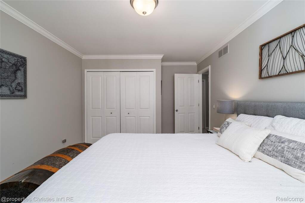 3 Bedroom Apartment/Flat's Image 28