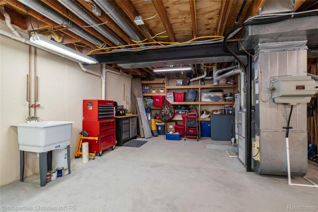 3 Bedroom Apartment/Flat's Image 32
