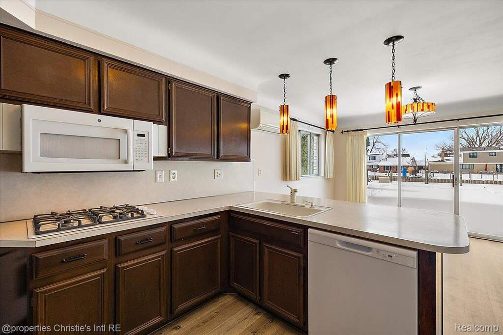 3 Bedroom Single Family Home/House's Image 18
