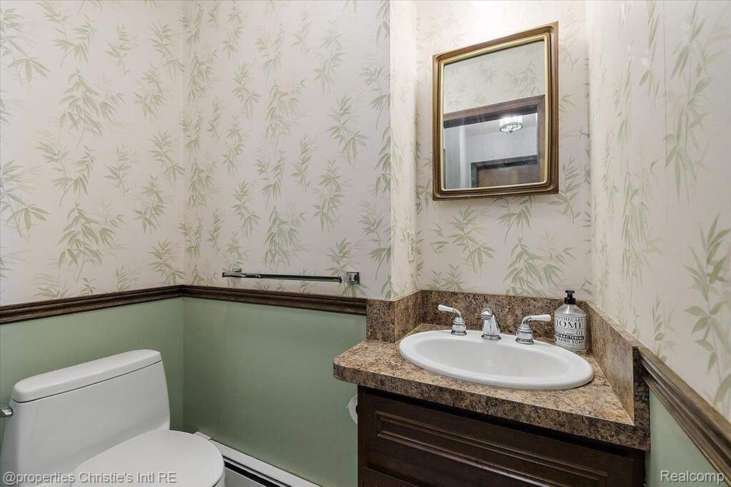 3 Bedroom Single Family Home/House's Image 25