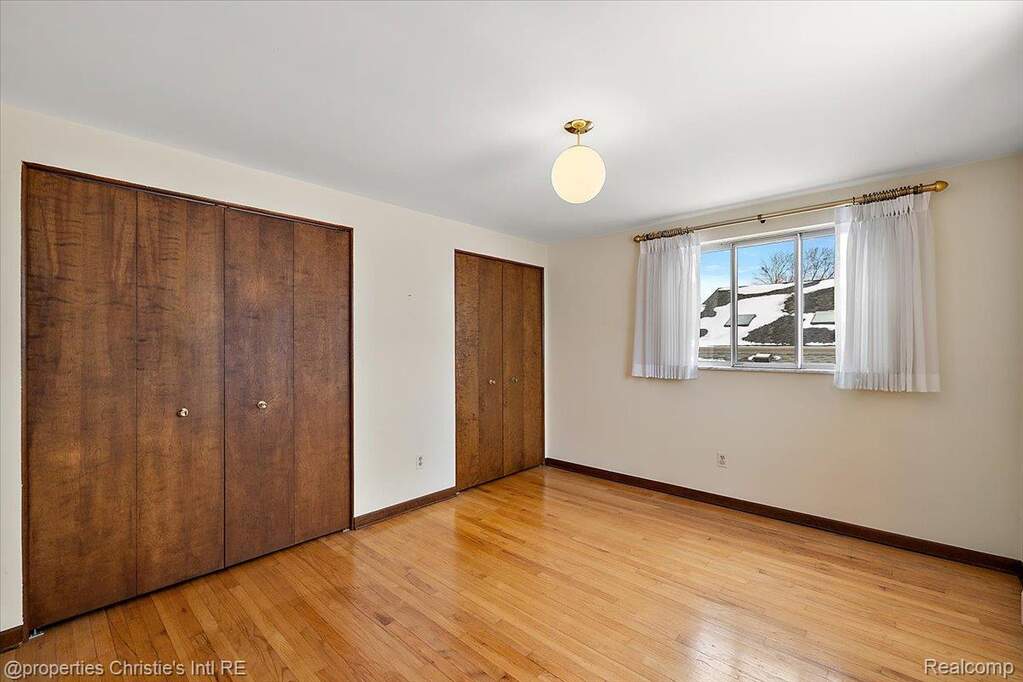 3 Bedroom Single Family Home/House's Image 37