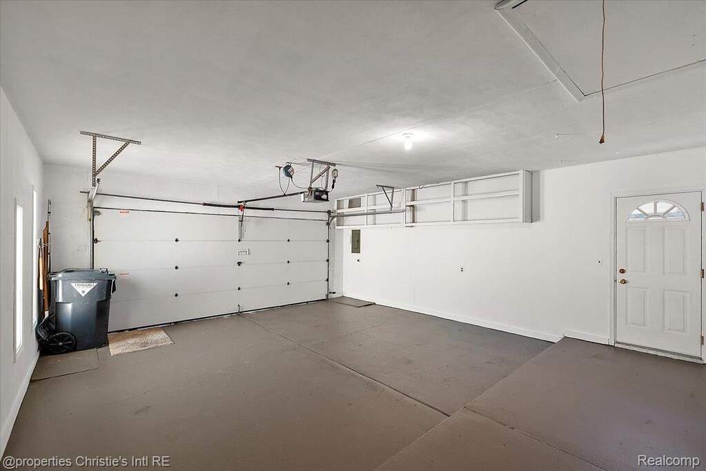 3 Bedroom Single Family Home/House's Image 39