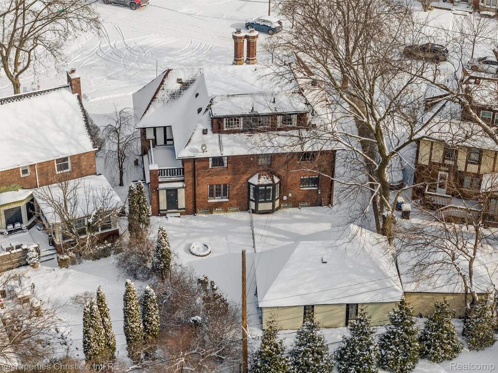 6 Bedroom Single Family Home/House's Image 68