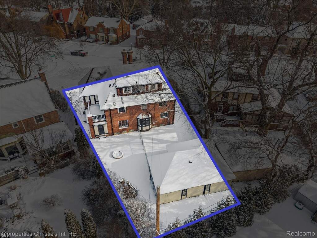 6 Bedroom Single Family Home/House's Image 69