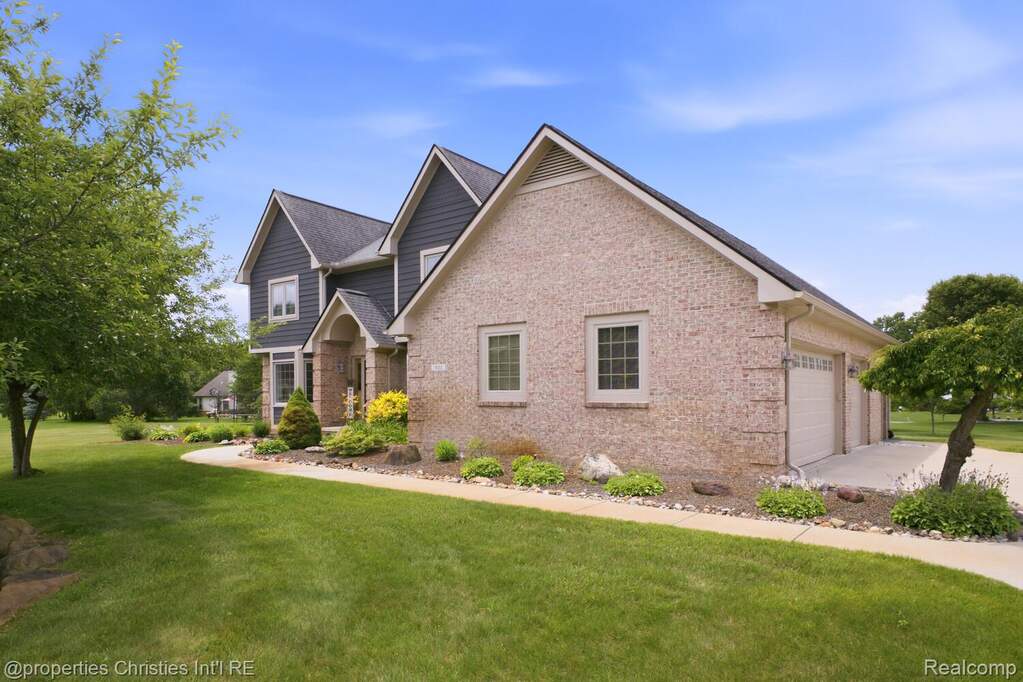4 Bedroom Single Family Home/House's Image 46