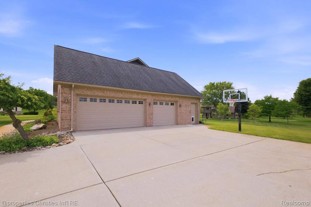 4 Bedroom Single Family Home/House's Image 47